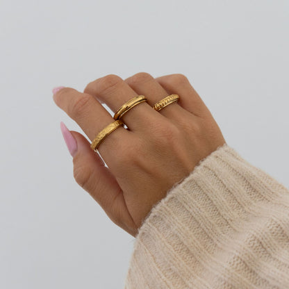 Spinning Hammered Ring